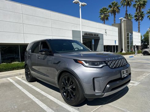 Used 2026 Land Rover Discovery S AWD/4WD image 2