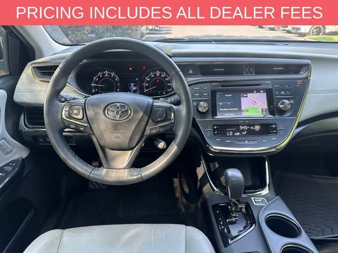 Used 2017 Toyota Avalon XLE Premium FWD image 2