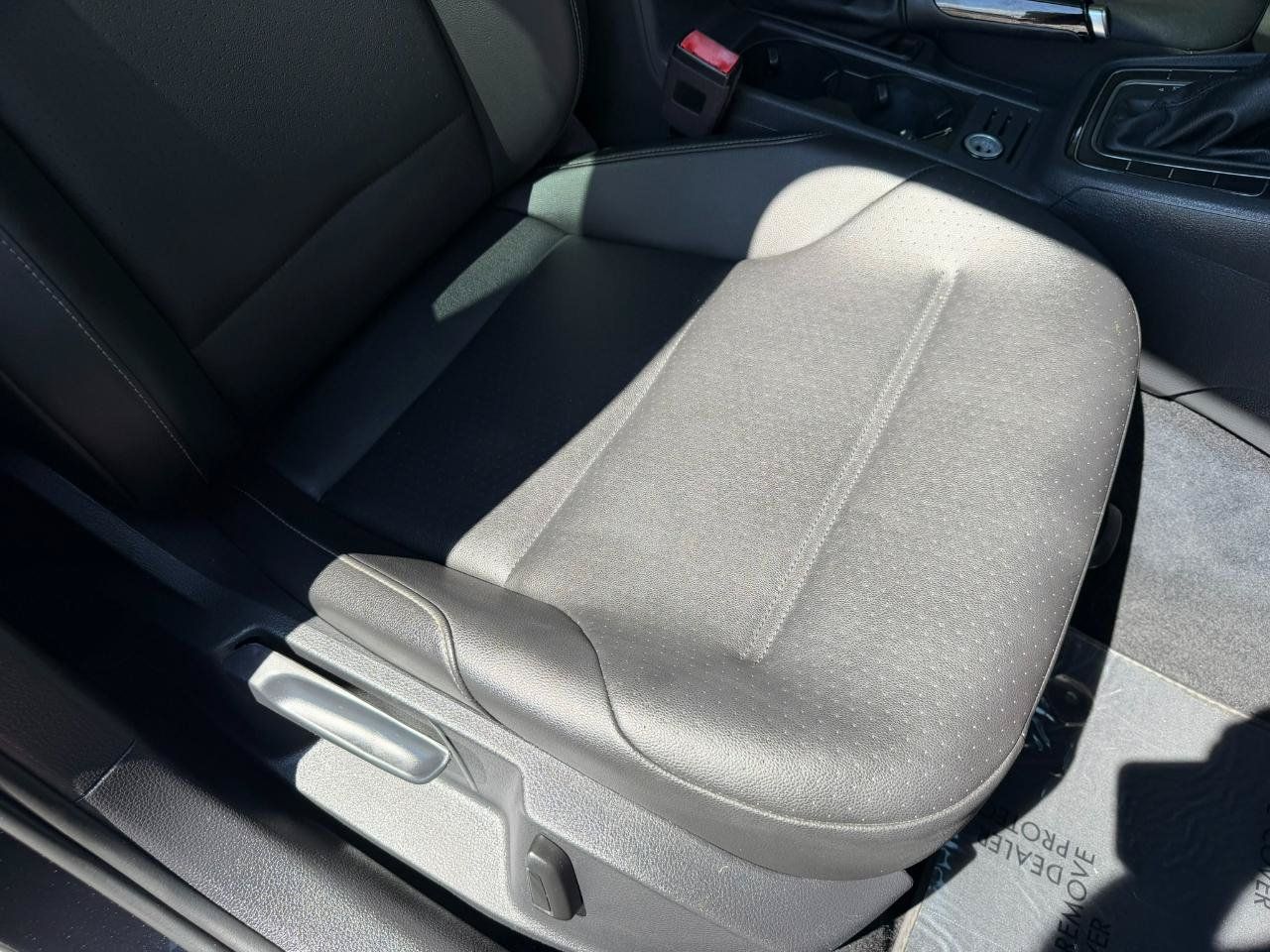 Used 2021 Volkswagen Golf 4-Door FWD image 42