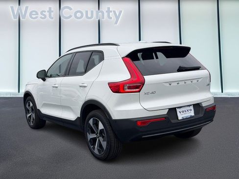 Certified 2026 Volvo XC40 B5 Plus AWD/4WD image 7