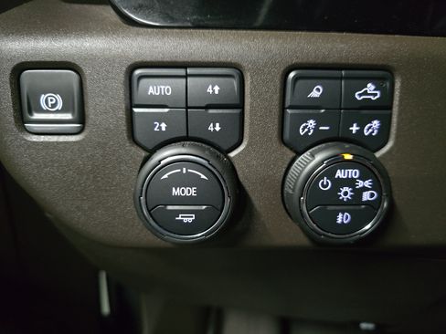 Used 2025 Chevrolet Silverado 1500 LTZ w/ Z71 Off-Road Package AWD/4WD image 25