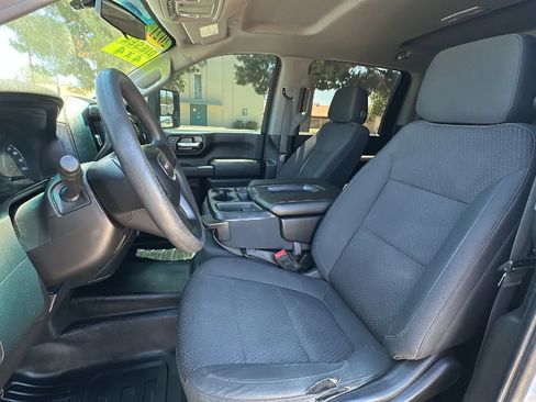 Used 2021 GMC Sierra 2500 4x4 Crew Cab w/ Gooseneck/5TH Wheel Package image 10