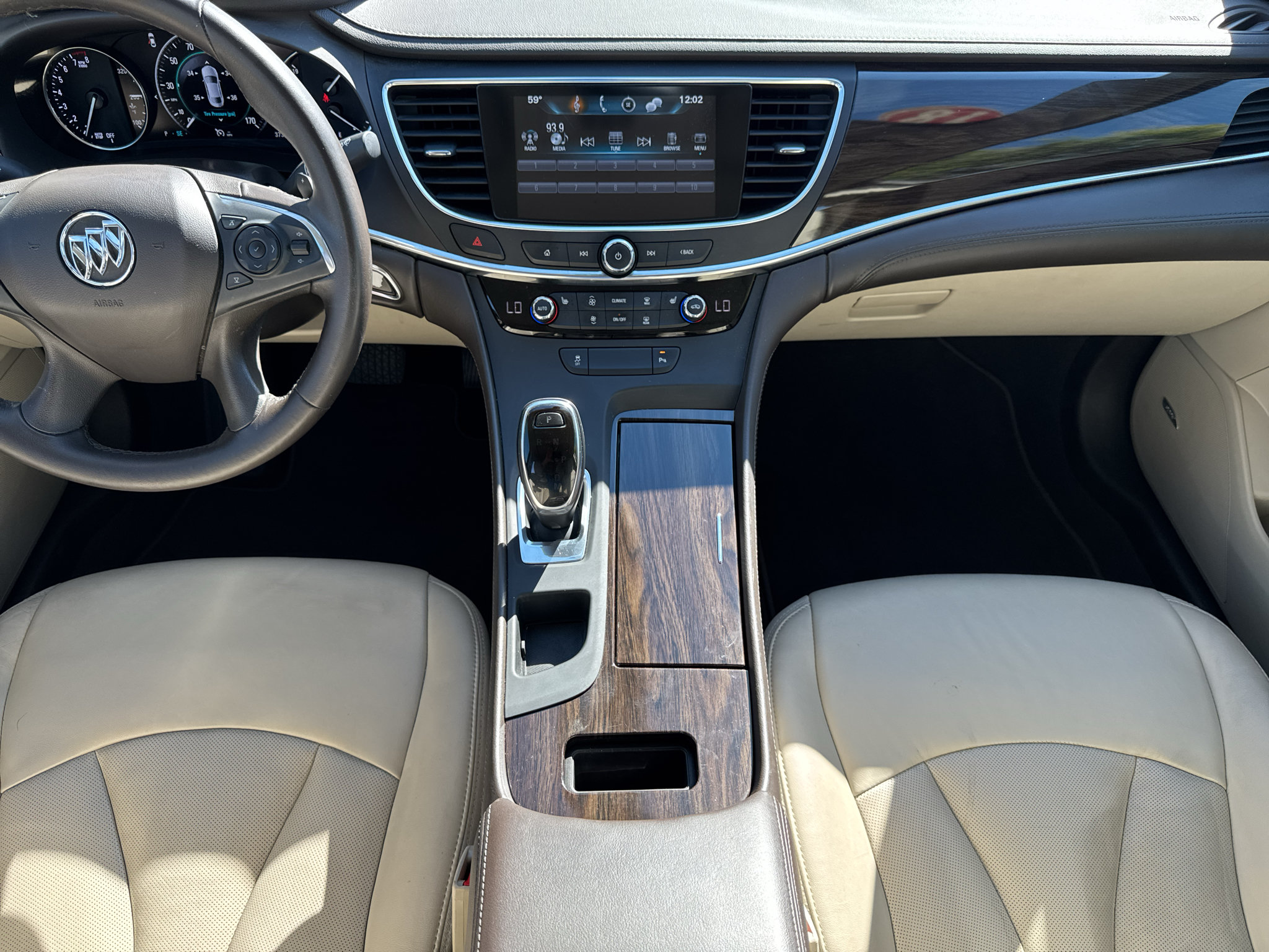 Used 2018 Buick LaCrosse Essence w/ Sun and Shade Package FWD image 10
