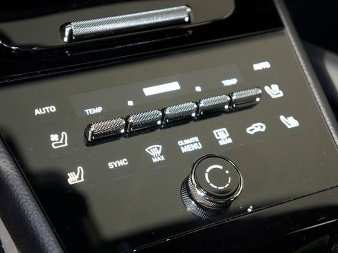 Used 2024 Porsche Cayenne AWD/4WD image 36