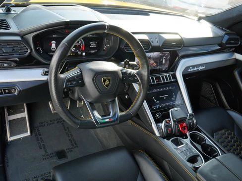 Used 2020 Lamborghini Urus AWD/4WD image 25