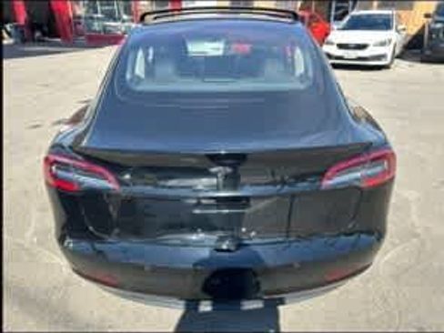 Used 2018 Tesla Model 3 Long Range image 10