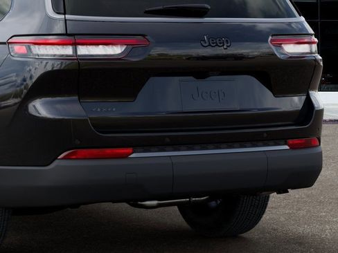 New 2026 Jeep Grand Cherokee L 4WD image 13