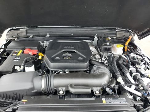 Used 2025 Jeep Wrangler Sahara w/ Safety Group image 11