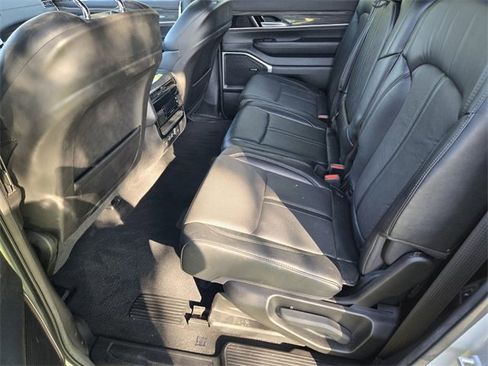 Used 2022 Jeep Wagoneer Series III image 11