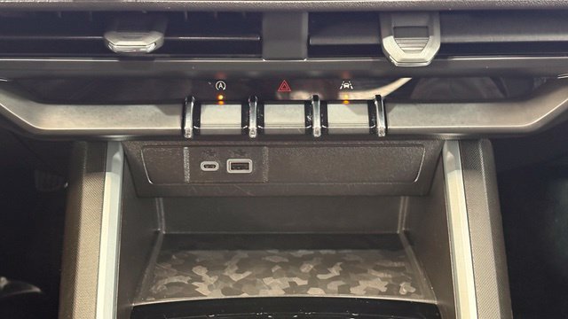 Used 2023 Chevrolet Colorado Trail Boss w/ Technology Package AWD/4WD image 37