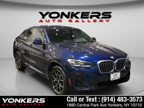 Used 2022 BMW X4 xDrive30i w/ M Sport Package image 9