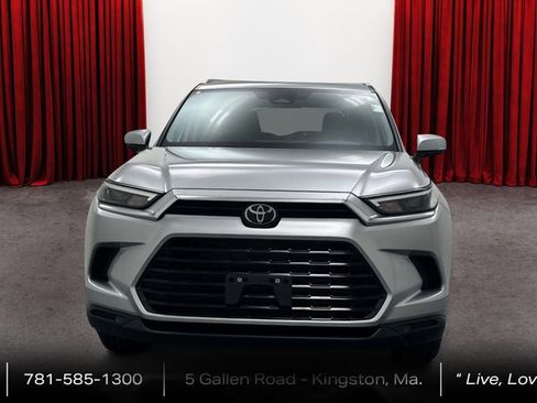 Certified 2024 Toyota Grand Highlander AWD image 2