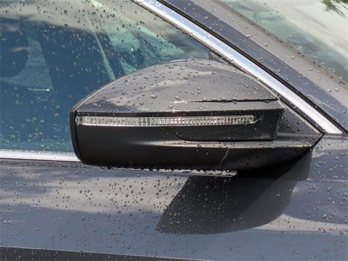 Used 2025 Audi Q5 Premium w/ Convenience Package image 13