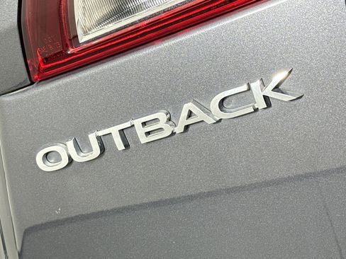 Used 2019 Subaru Outback 2.5i Limited w/ Popular Package #2 image 8