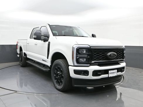 New 2026 Ford F250 Lariat w/ Black Appearance Package AWD/4WD image 22