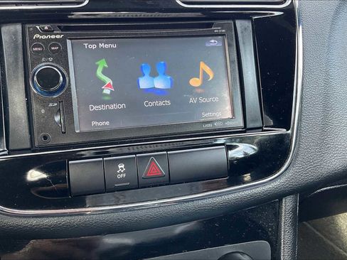 Used 2013 Chrysler 200 Touring image 33