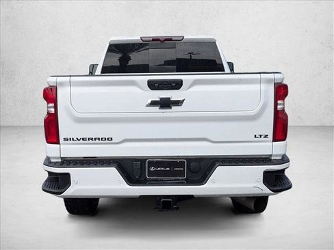 Used 2022 Chevrolet Silverado 2500 LTZ w/ LTZ Plus Package image 6