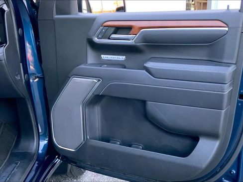 Used 2023 GMC Sierra 1500 Denali w/ Denali Reserve Package image 23