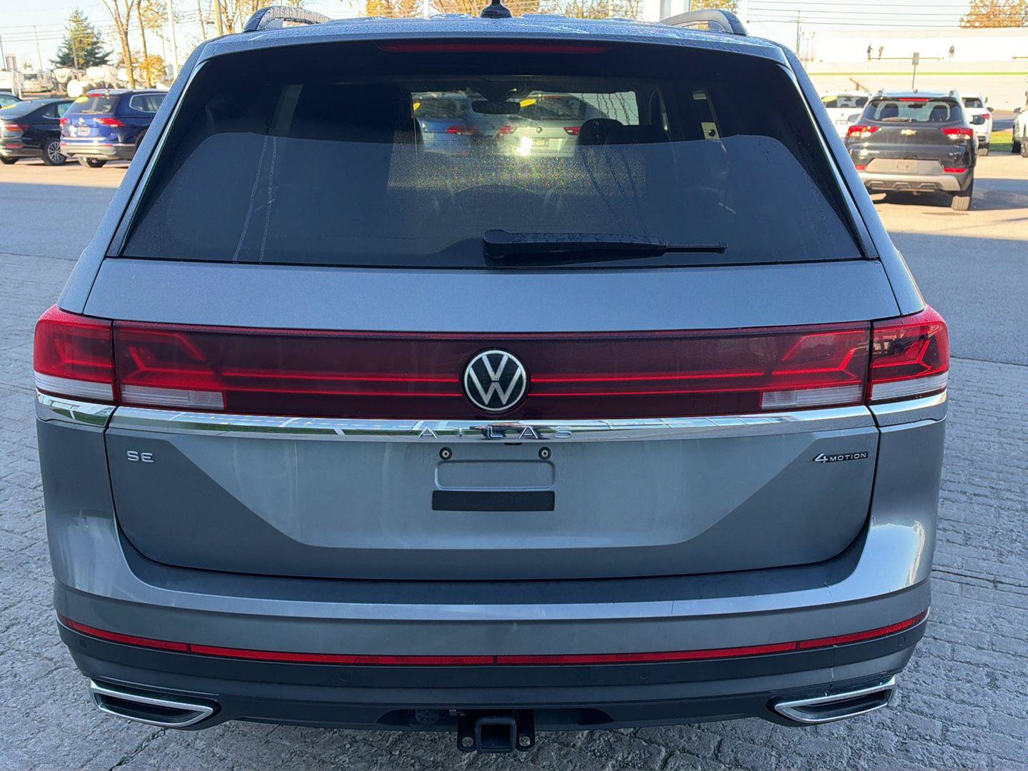 Used 2024 Volkswagen Atlas SE AWD/4WD image 5