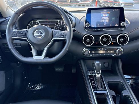 Used 2021 Nissan Sentra SR w/ SR Premium Package image 2