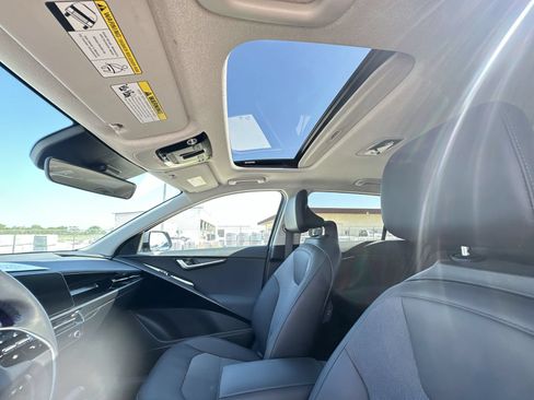 Used 2023 Kia Niro EX Touring FWD image 19