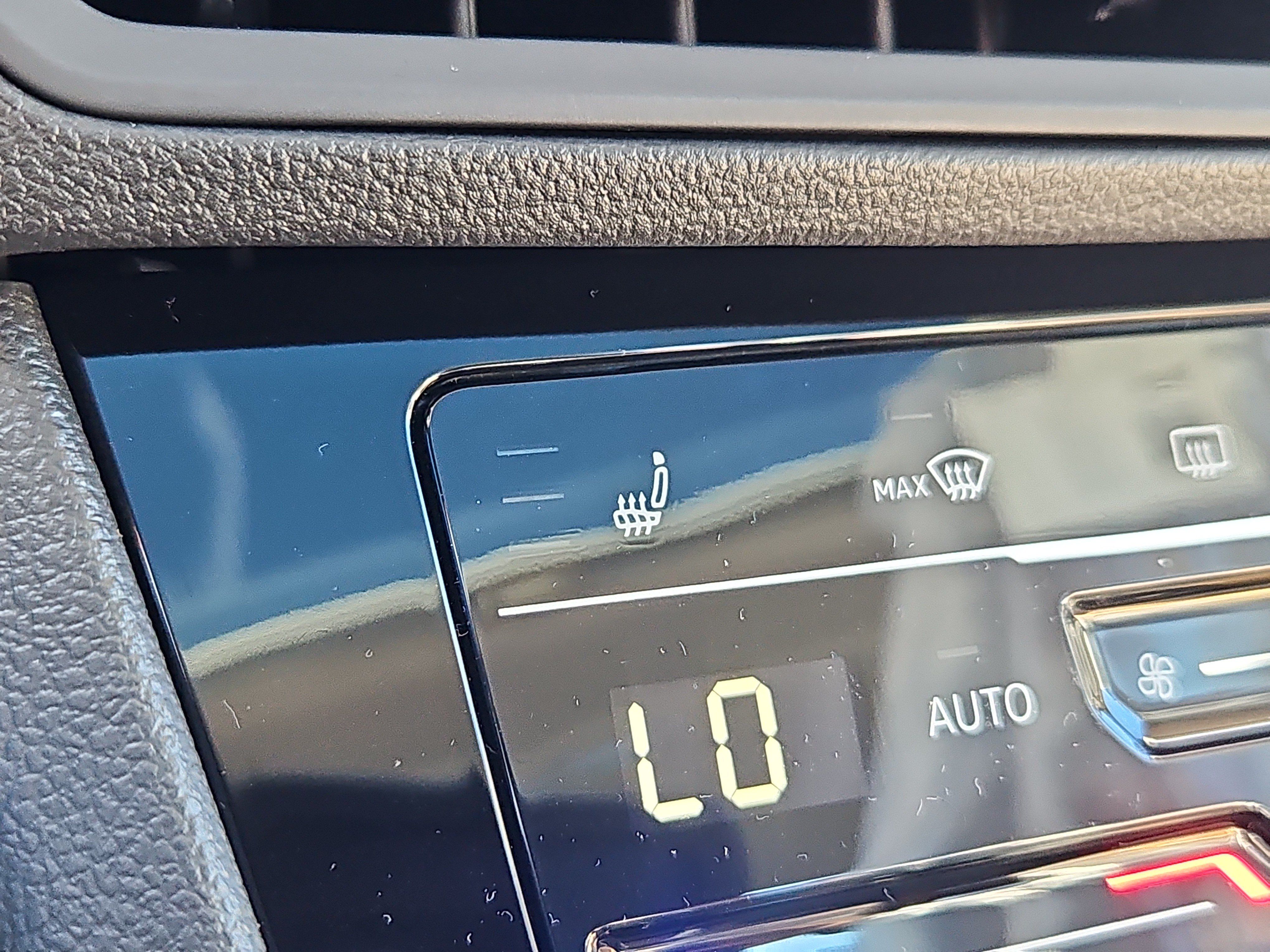 New 2027 Volkswagen Jetta SE FWD image 10