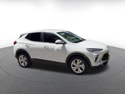 Used 2025 Buick Encore GX Preferred FWD image 2