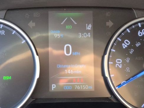 Used 2019 Toyota RAV4 XLE w/ Carpet Mat Package image 11