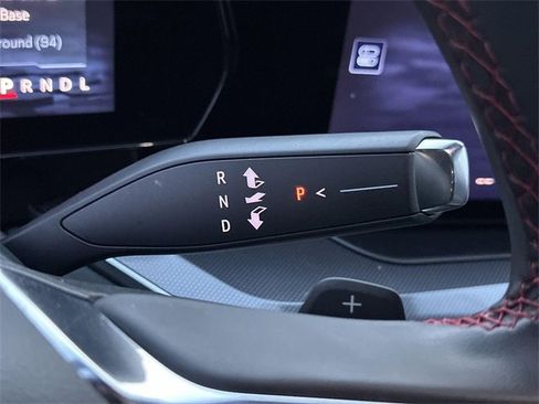 Used 2025 Chevrolet Suburban RST image 14