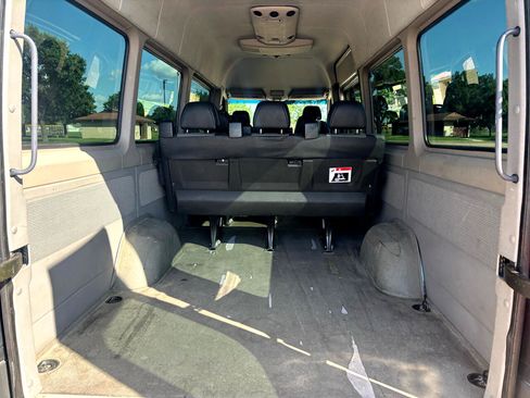 Used 2007 Dodge Sprinter 2500 w/ Cooling Group image 37