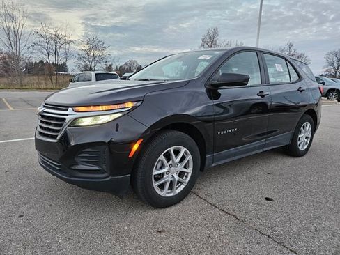 Certified 2024 Chevrolet Equinox LS w/ Driver Confidence II Package image 3