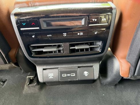 Used 2023 Acura MDX w/ Advance Package AWD/4WD image 13