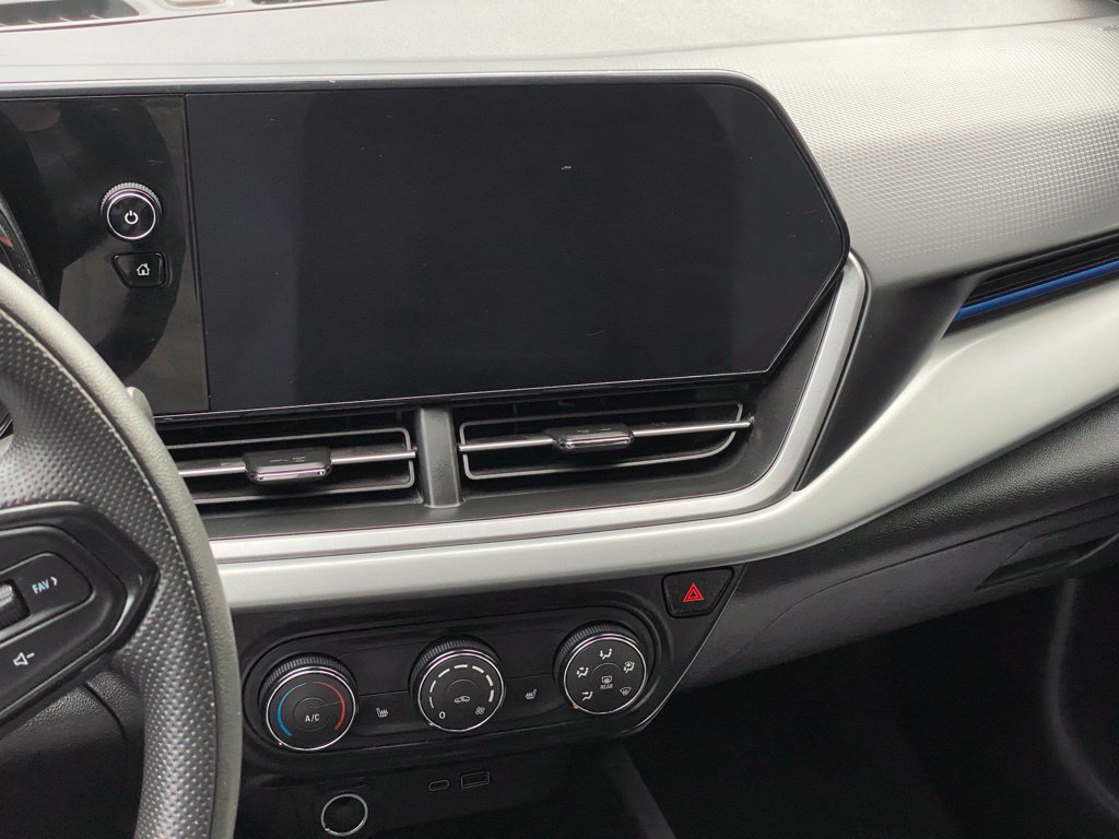 Used 2025 Chevrolet Trax LS w/ LS Convenience Package FWD image 6
