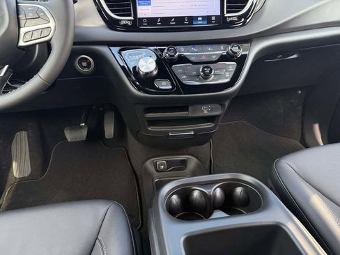 New 2026 Chrysler Voyager LX image 26