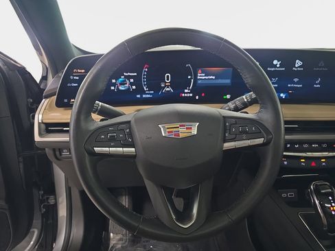 Used 2024 Cadillac XT4 Premium Luxury w/ Technology Package FWD image 19