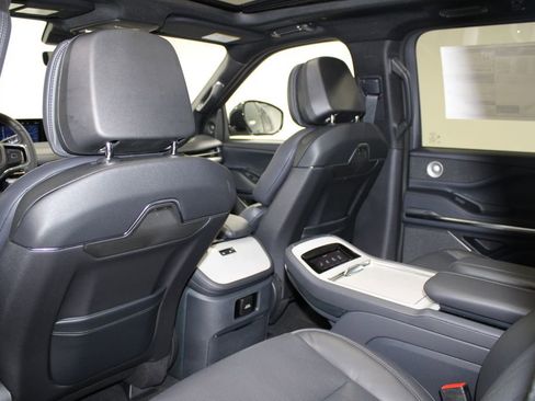 New 2025 Lincoln Navigator Reserve w/ Jet Appearance Package image 29