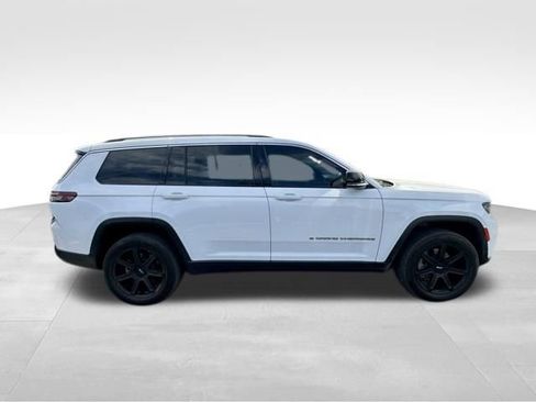 Used 2022 Jeep Grand Cherokee L Limited image 9