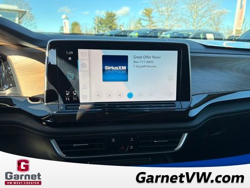 Certified 2025 Volkswagen Atlas SE image 19