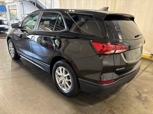 Used 2024 Chevrolet Equinox LS w/ LS Convenience Package FWD image 6