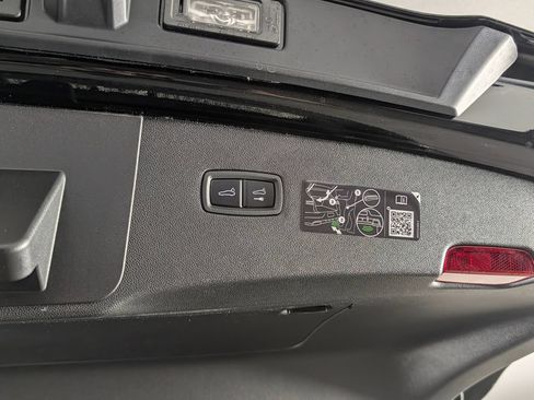 New 2026 Porsche Cayenne Coupe AWD/4WD image 18