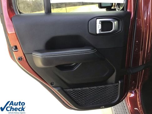 Used 2022 Jeep Wrangler Unlimited Sahara image 11