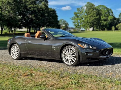 Used 2010 Maserati GranTurismo Convertible RWD image 22