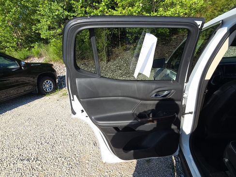 Used 2023 GMC Acadia Denali FWD image 12
