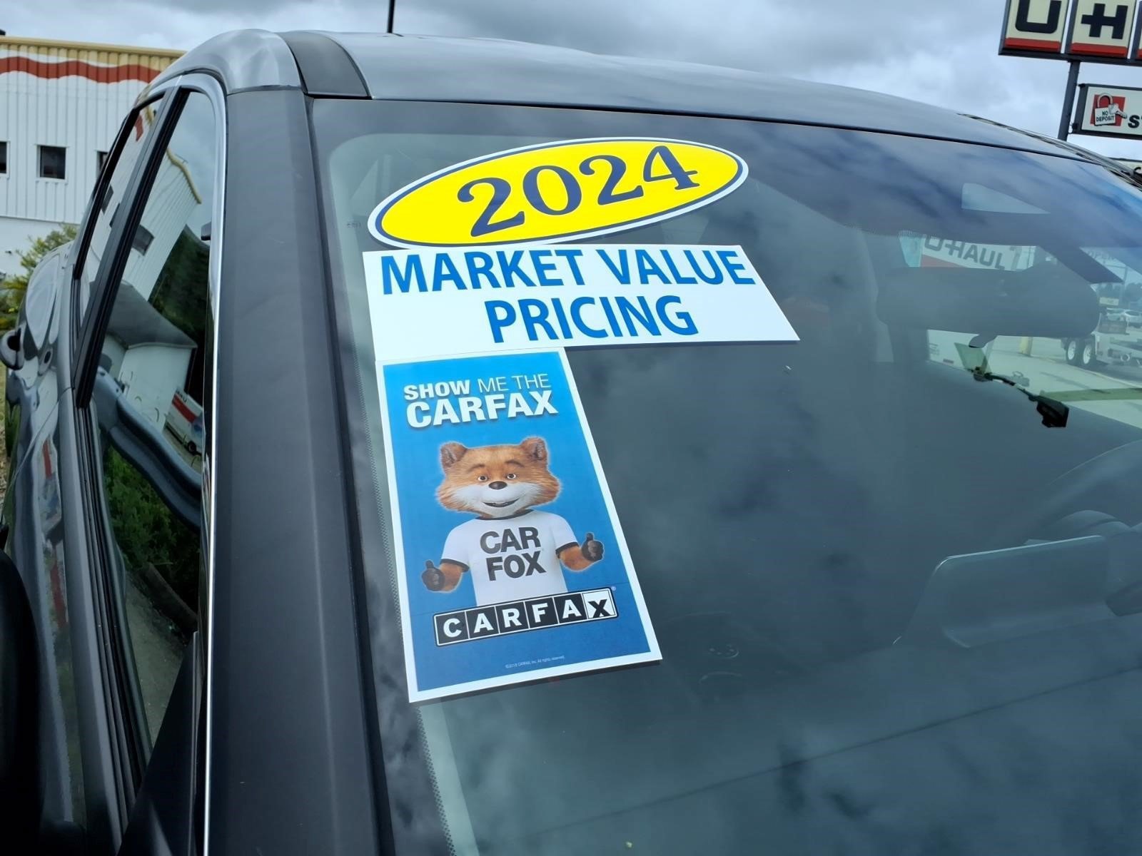 Used 2024 Nissan Rogue S AWD/4WD image 9
