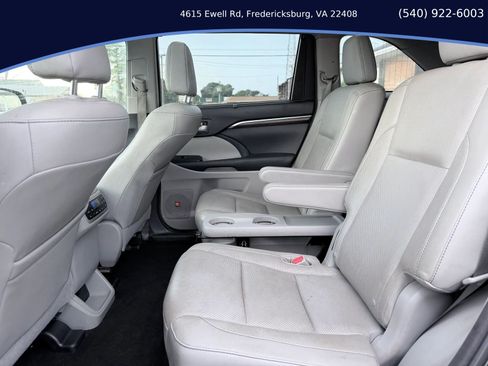 Used 2015 Toyota Highlander Limited Platinum AWD/4WD image 12