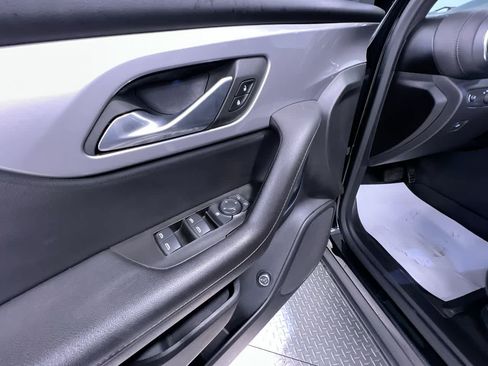 Used 2022 Chevrolet Blazer LT FWD image 12