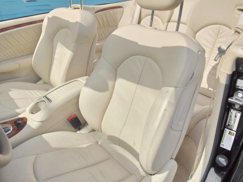 Used 2009 Mercedes-Benz CLK 350 Cabriolet image 14