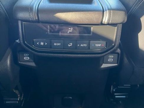 Used 2025 Toyota Grand Highlander AWD image 19