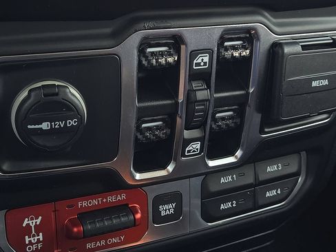 Used 2019 Jeep Wrangler Unlimited Rubicon AWD/4WD image 16