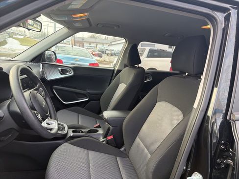 Certified 2023 Kia Soul LX w/ LX Technology Package image 6